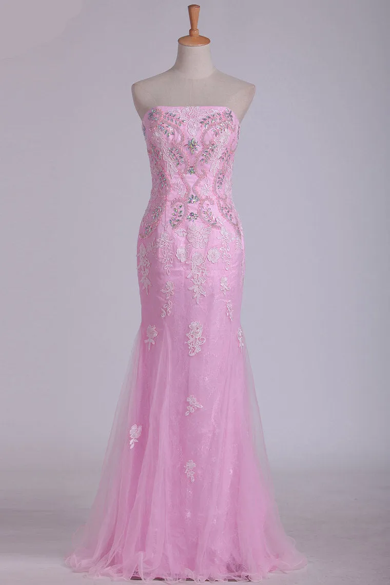2024 Column Strapless With Beading And Applique Prom Dresses Sweep Train