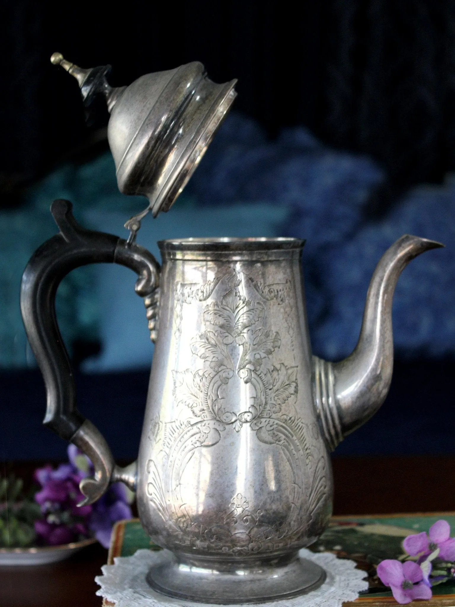 Antique VTG Leonard Silverplate Teapot, Victorian Bakelite Handle, Engraved Chased 16065