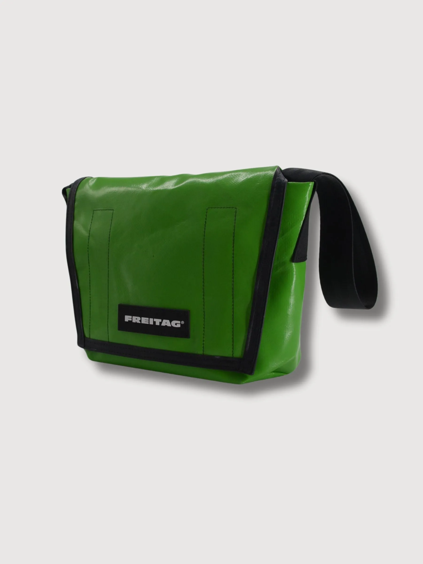 Bag F11 Lassie Green In Used Truck Tarps | Freitag