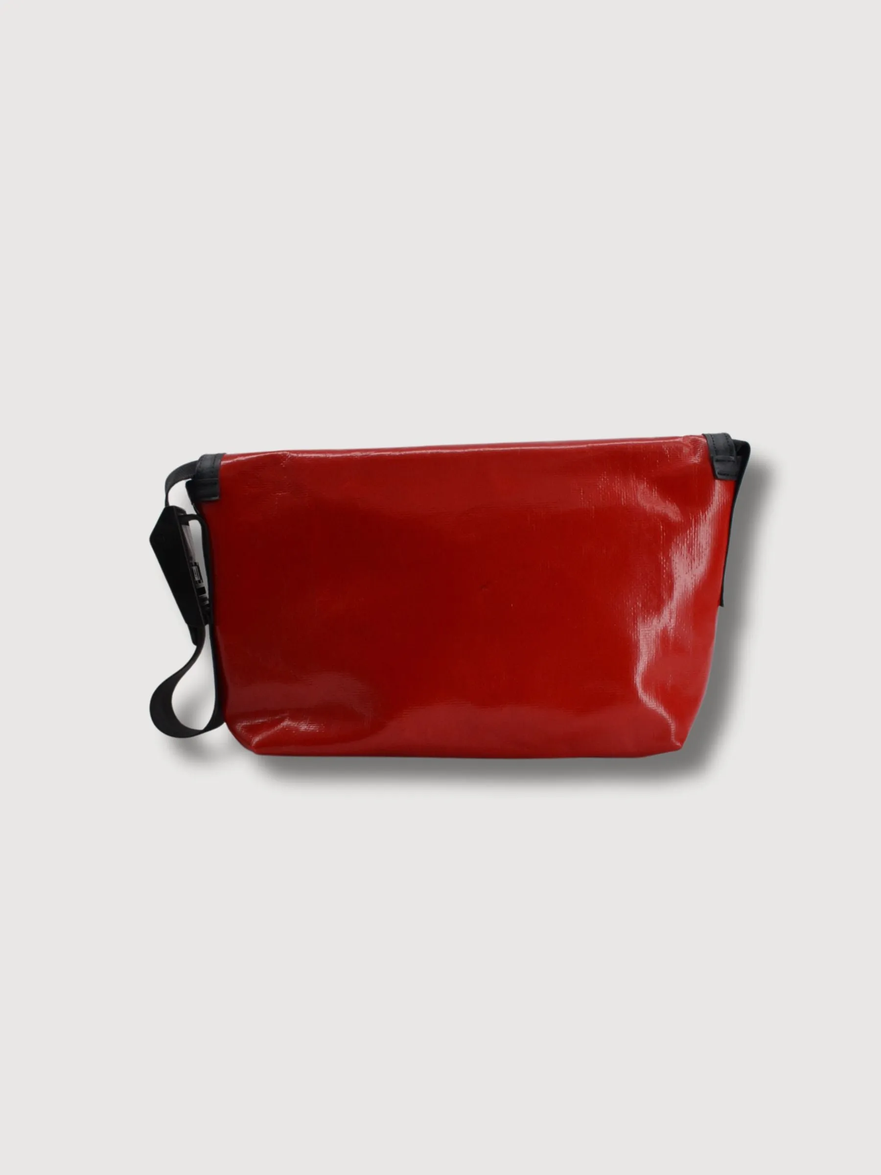 Bag F41 Hawaii Five-0 Red & Black In Used Truck Tarps | Freitag