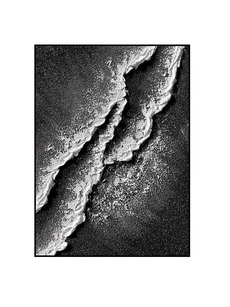 Black and White Tide