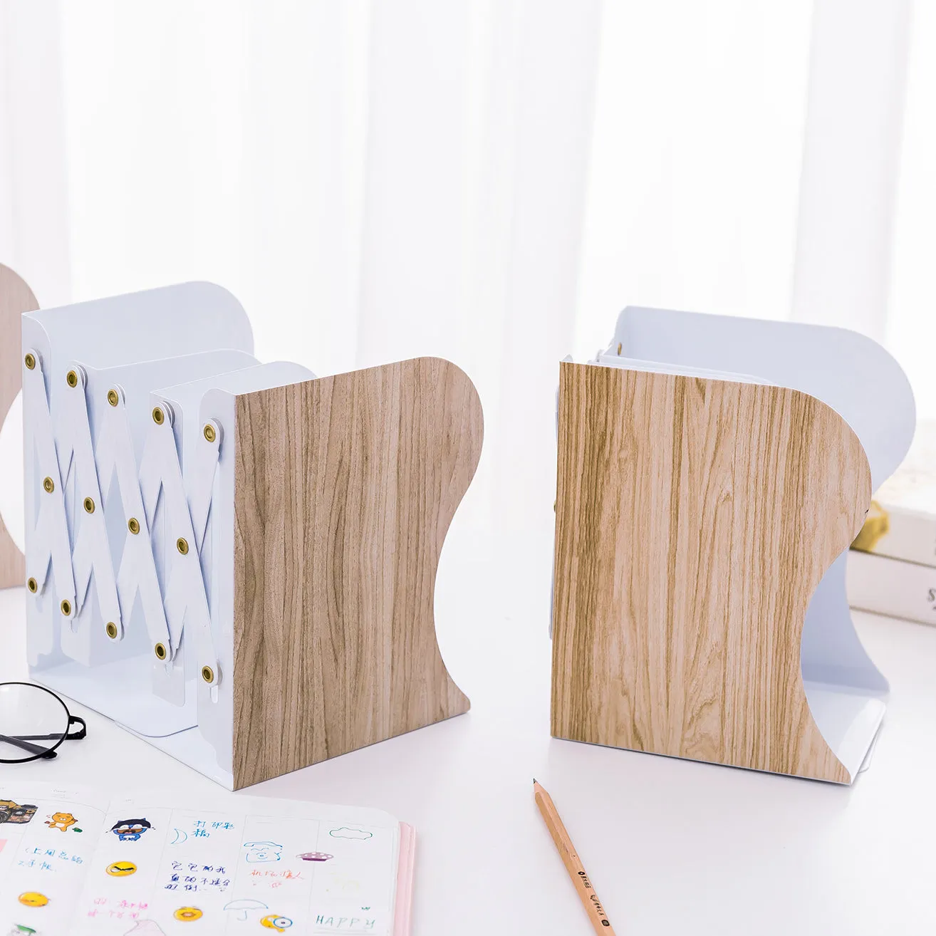 Expandable Bookend - Woody