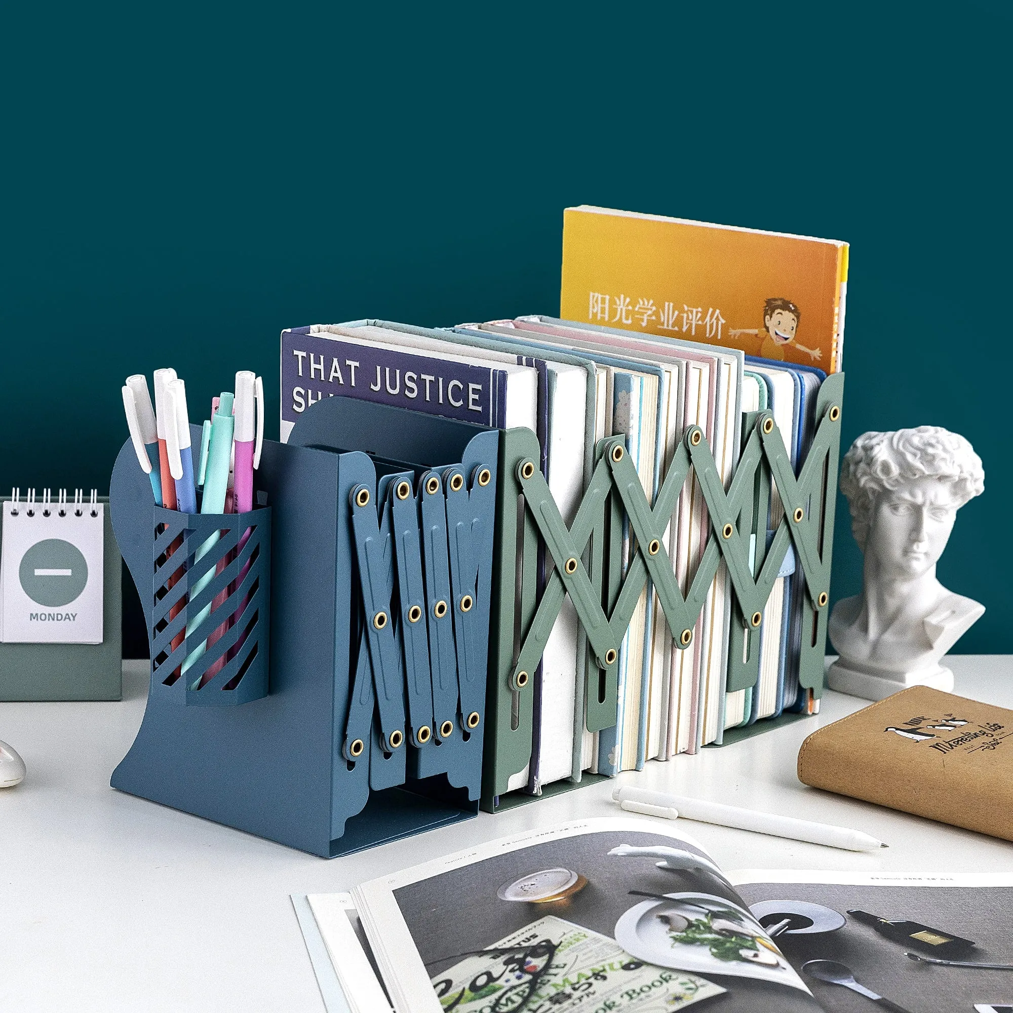 Expandable Bookend - XO