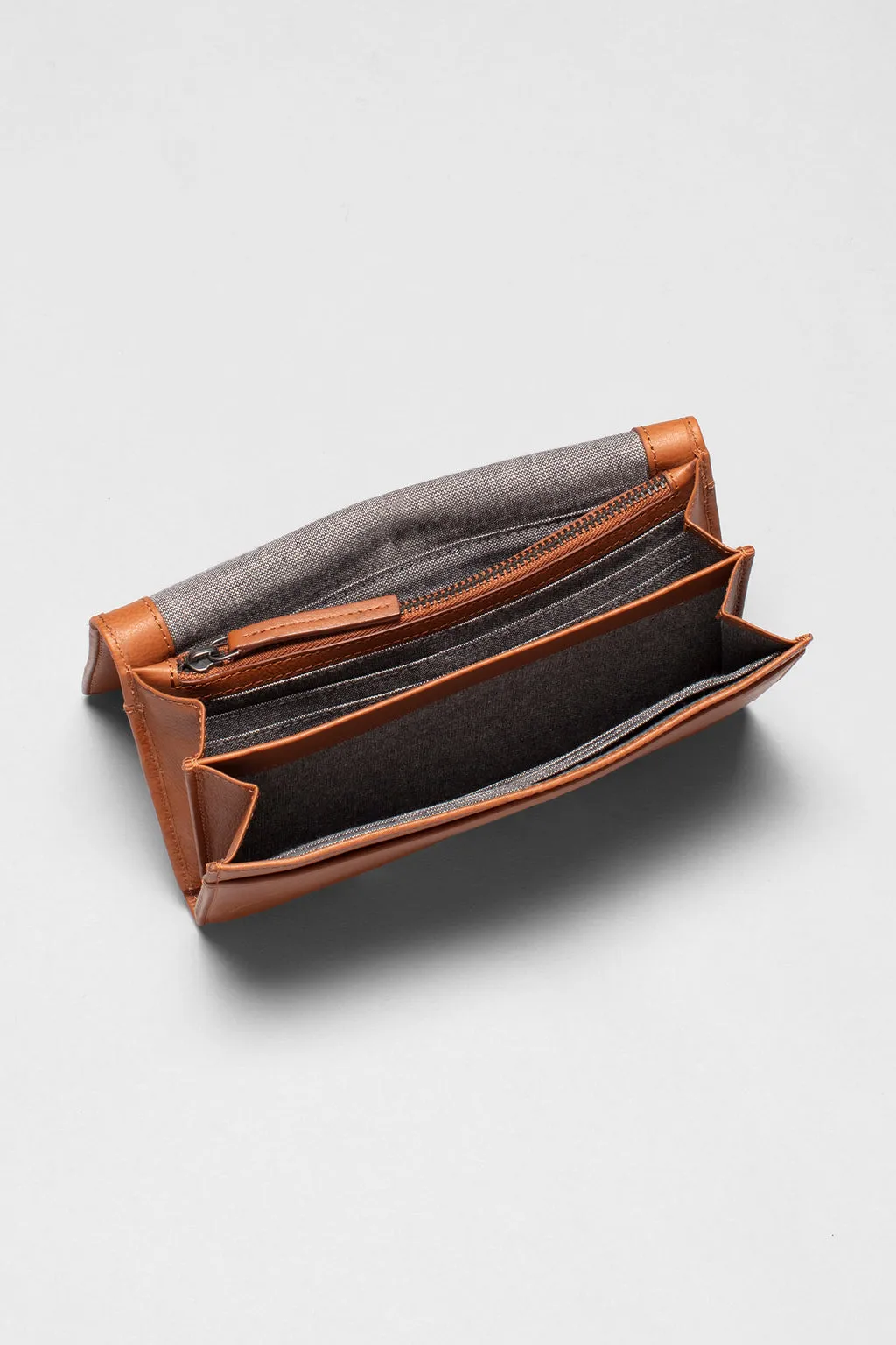 FLYTA WALLET TAN