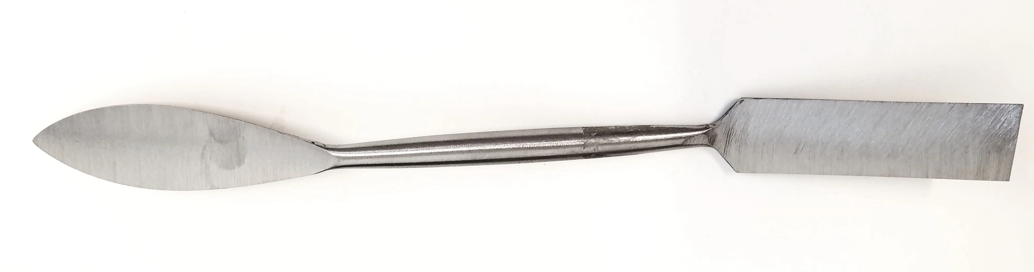 HP30 - 9 1/2" x 3/4" LEAF AND SQUARE ORNAMENTAL TOOL