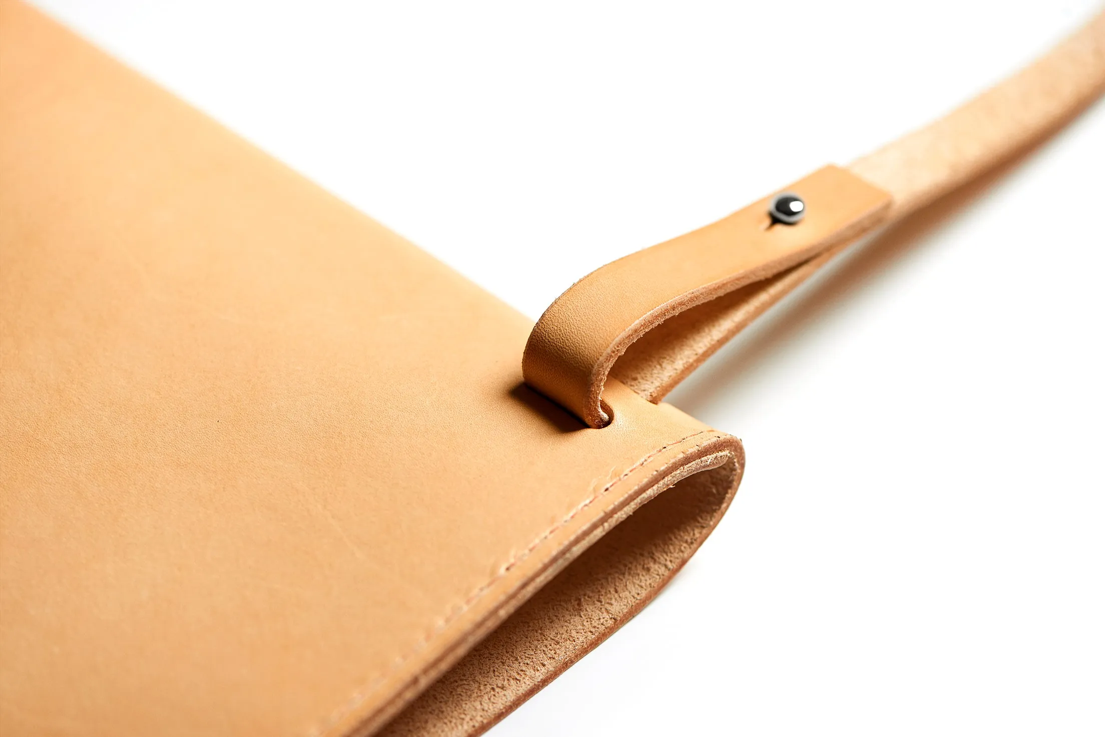 Leather shoulder bag: RIGMOR MEGA (natural)