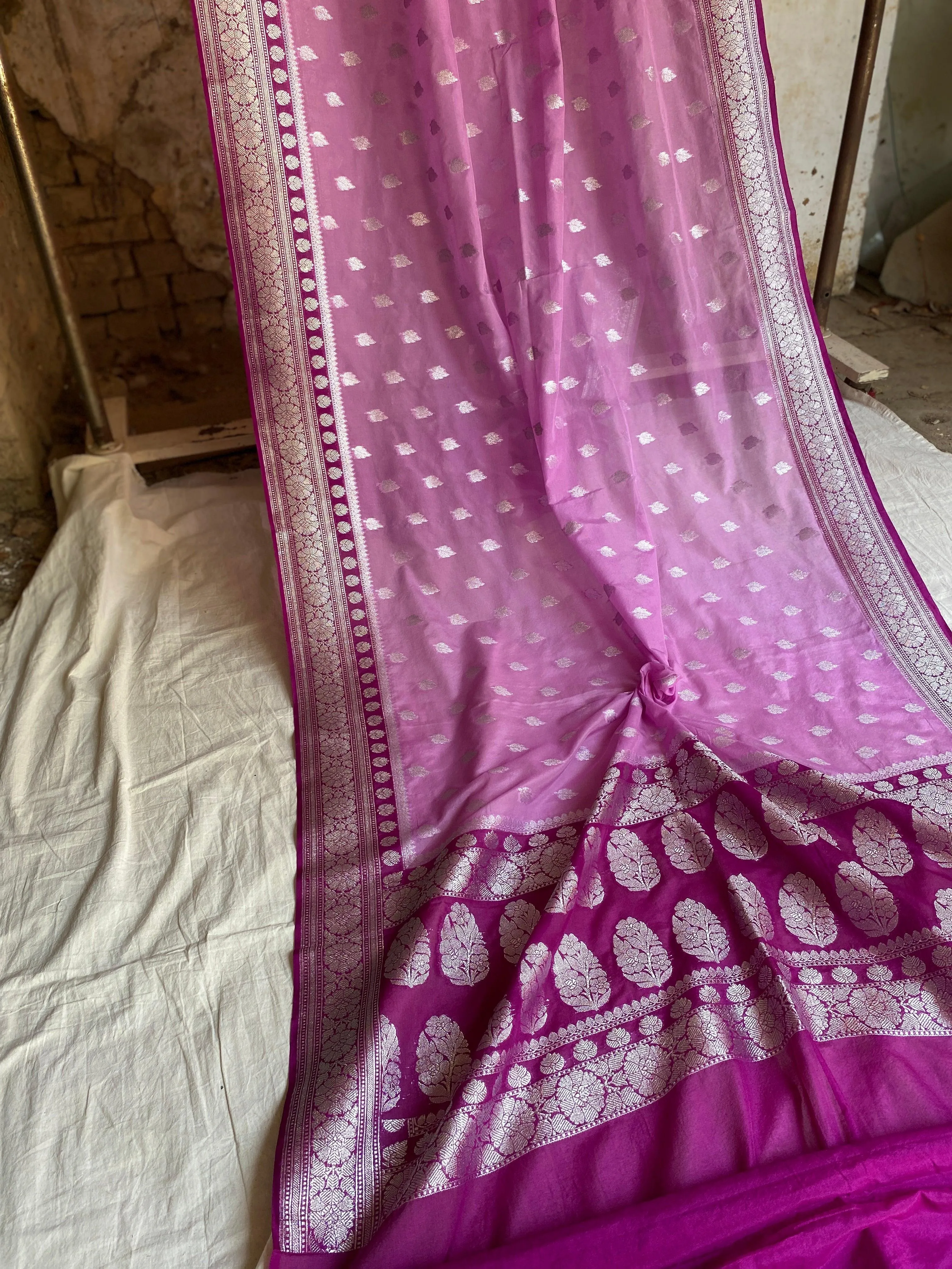 Luxurious Handwoven Pink Pure Chiffon Banarasi Sari