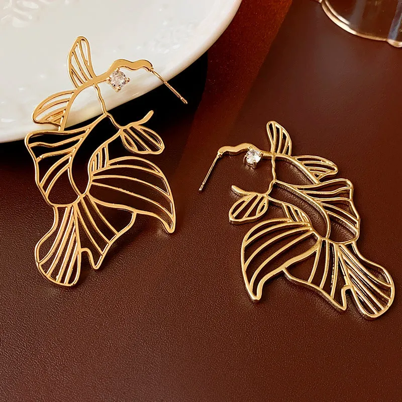 Luxurious Irregular Geometric Metal Electroplating Earrings