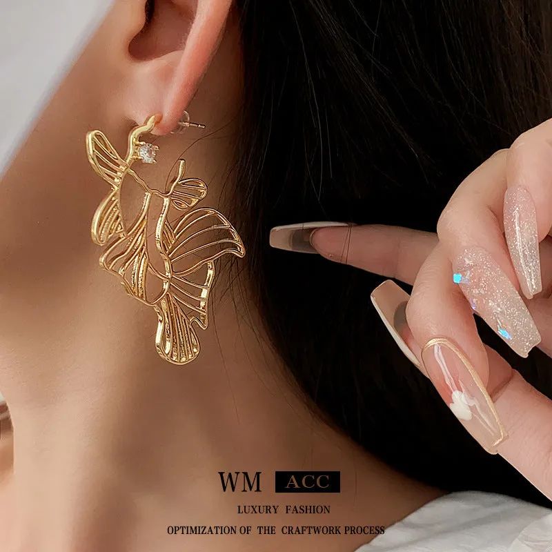 Luxurious Irregular Geometric Metal Electroplating Earrings