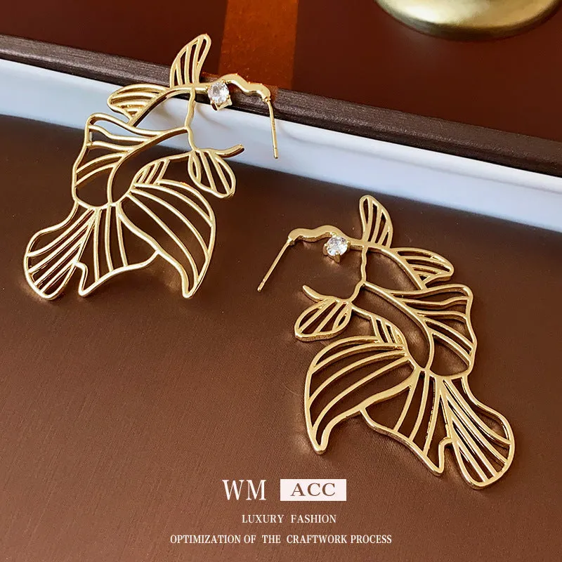 Luxurious Irregular Geometric Metal Electroplating Earrings