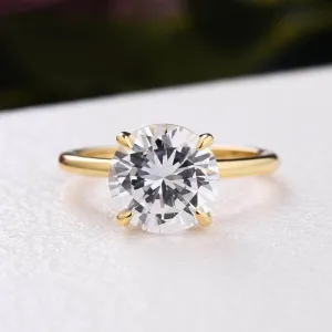 Luxurious Round Cut 4 Prong Solitaire Engagement Ring