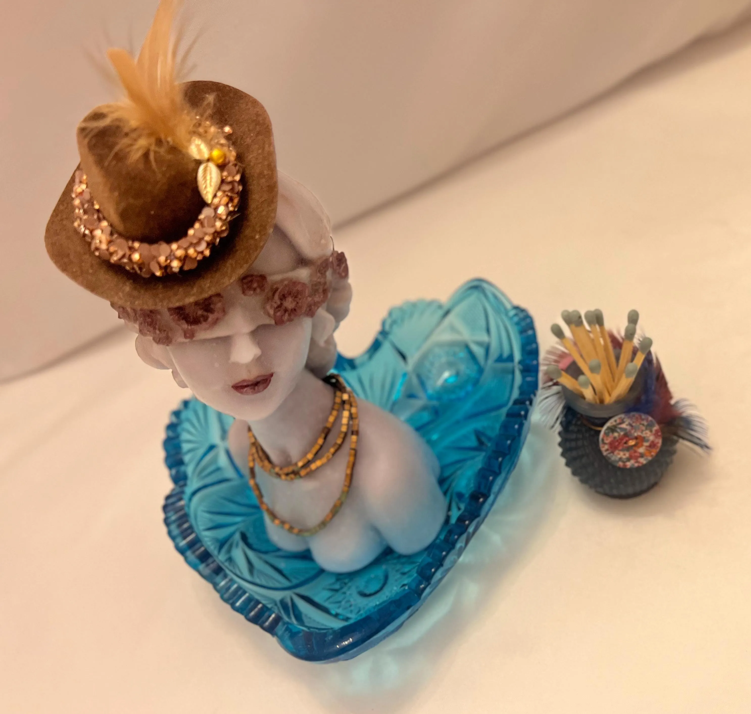 Meaningful Lady - Sunflower Glam - Sculptural Candle - Curated Gift Set