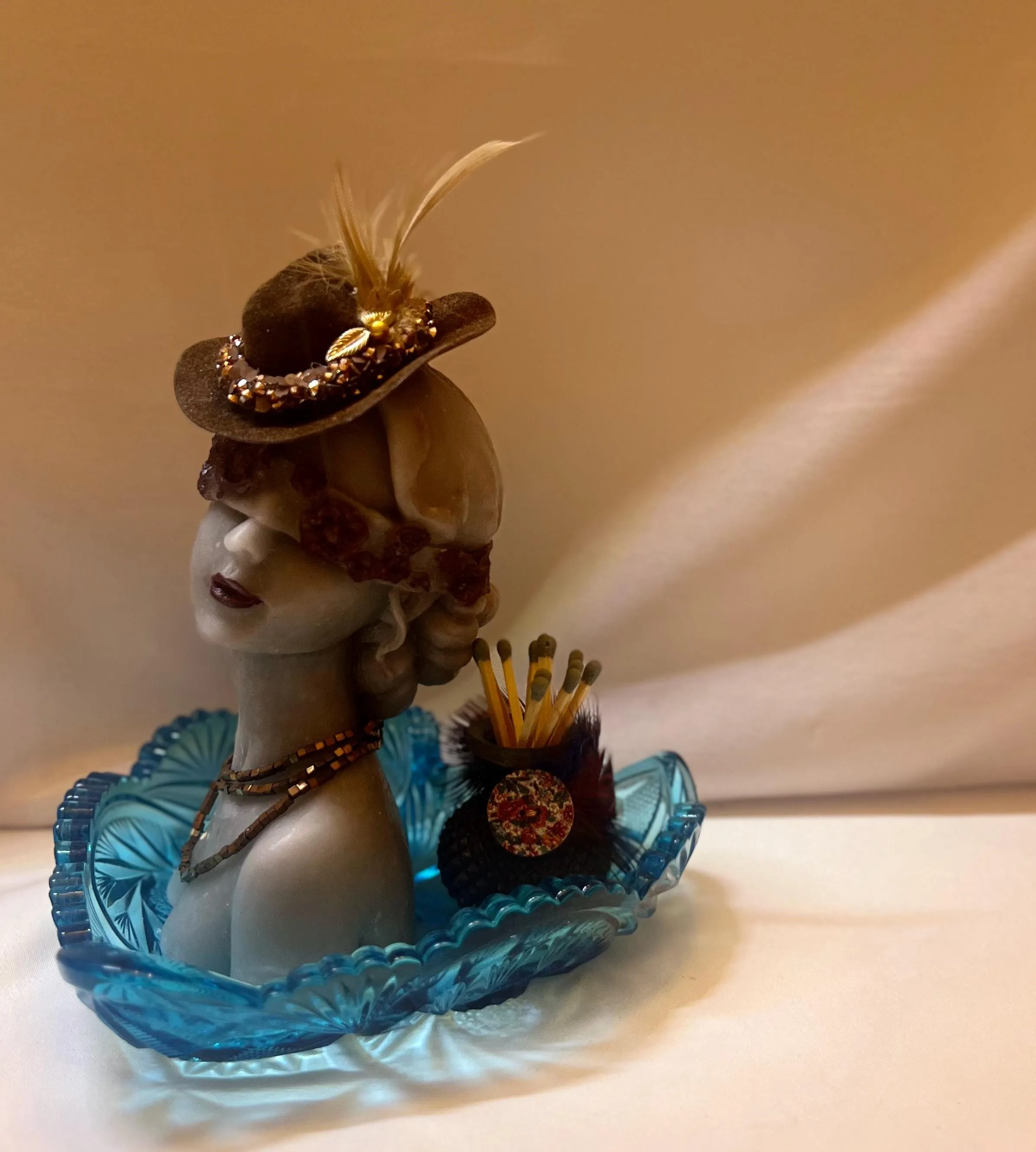 Meaningful Lady - Sunflower Glam - Sculptural Candle - Curated Gift Set