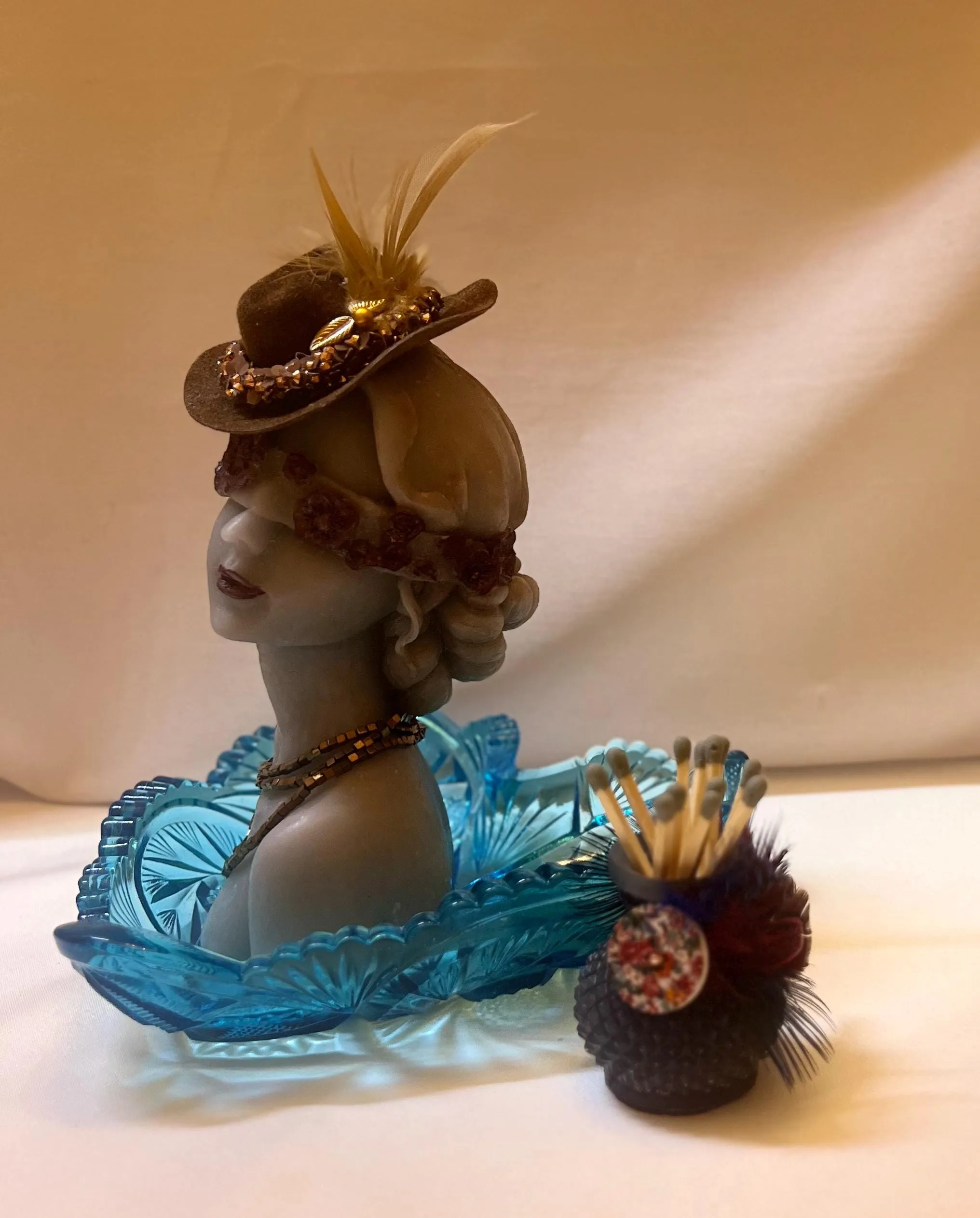 Meaningful Lady - Sunflower Glam - Sculptural Candle - Curated Gift Set
