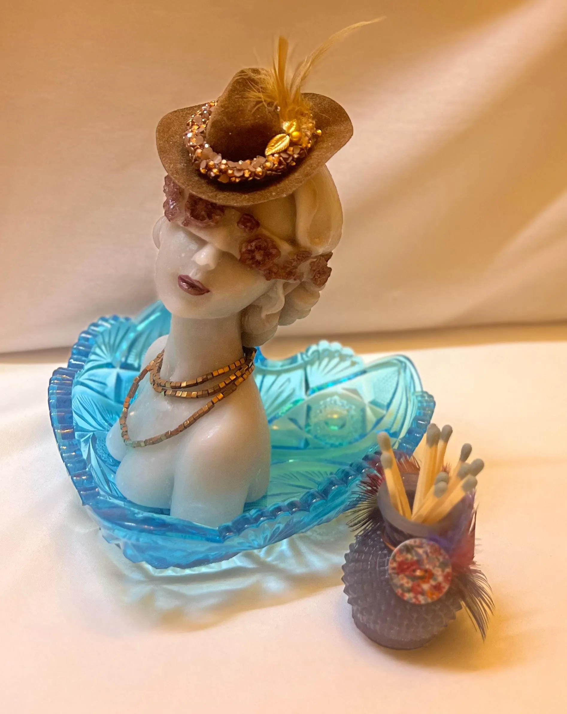 Meaningful Lady - Sunflower Glam - Sculptural Candle - Curated Gift Set