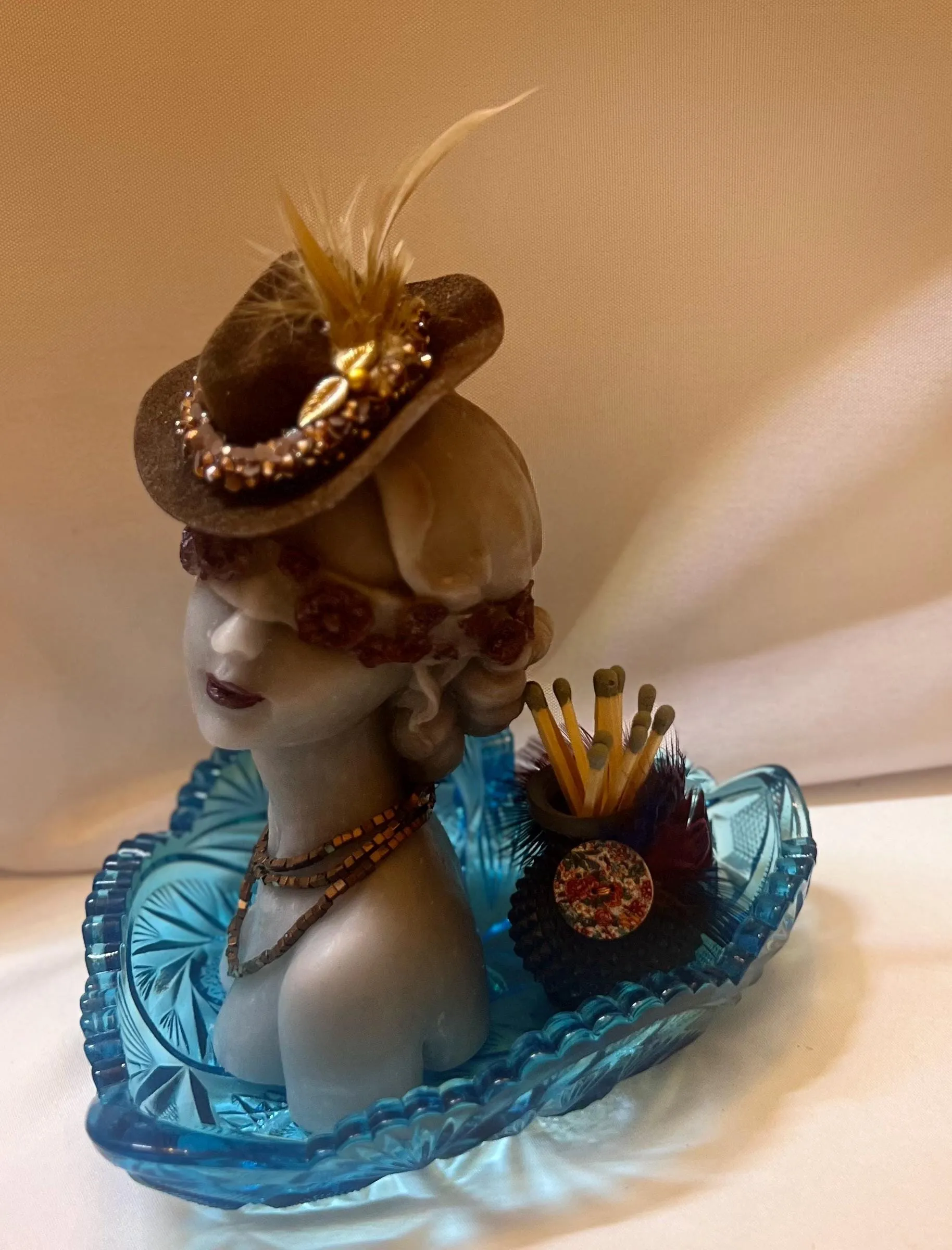 Meaningful Lady - Sunflower Glam - Sculptural Candle - Curated Gift Set
