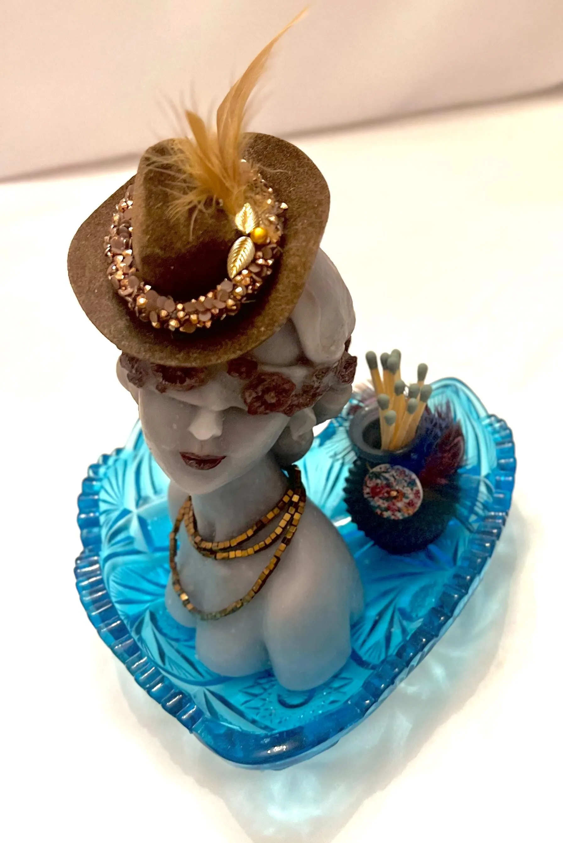 Meaningful Lady - Sunflower Glam - Sculptural Candle - Curated Gift Set