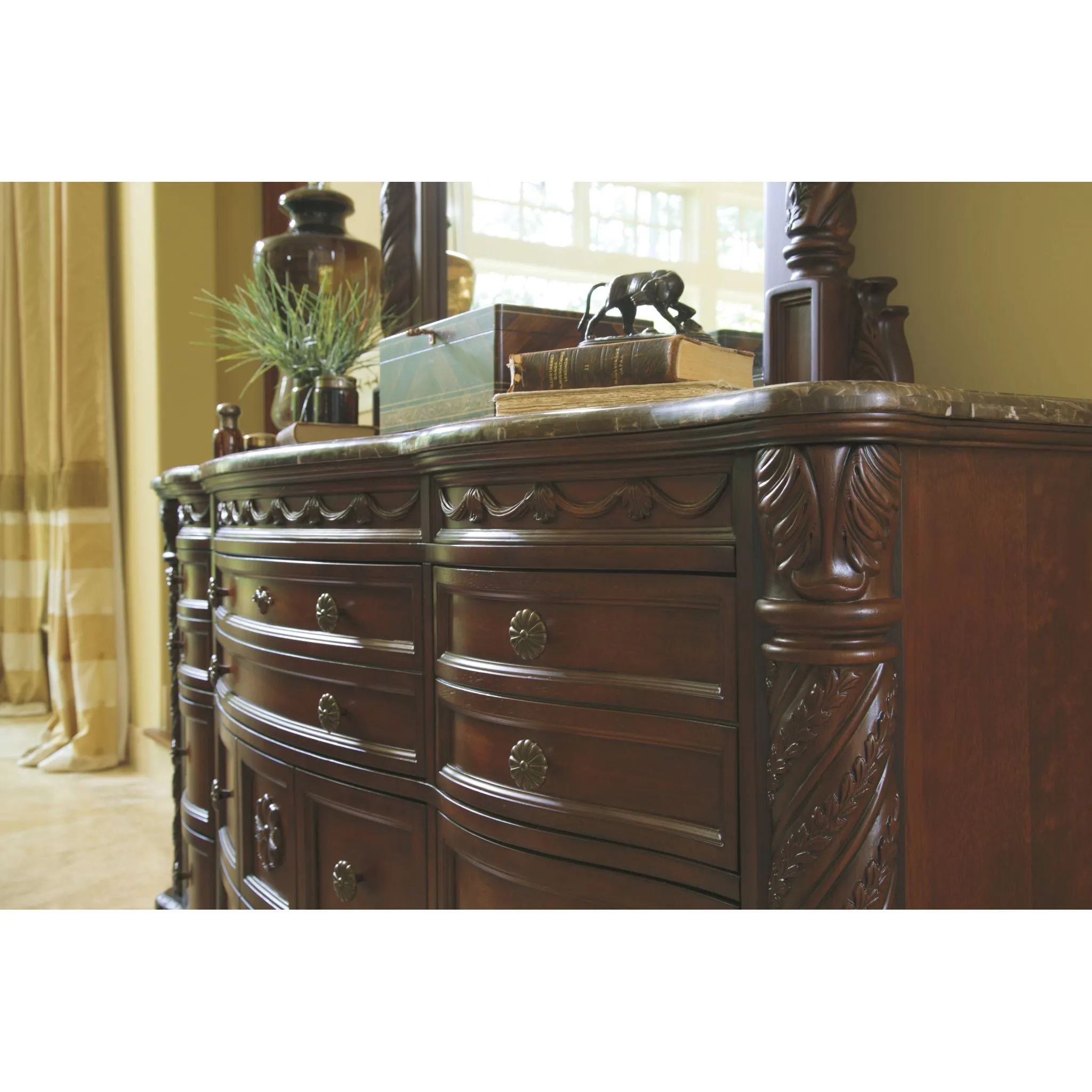 North Shore Dresser
