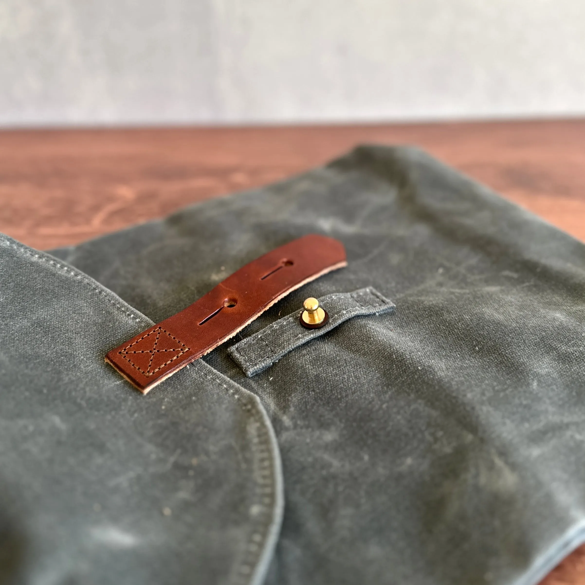 [Peg and Awl ] The Hunter Satchel