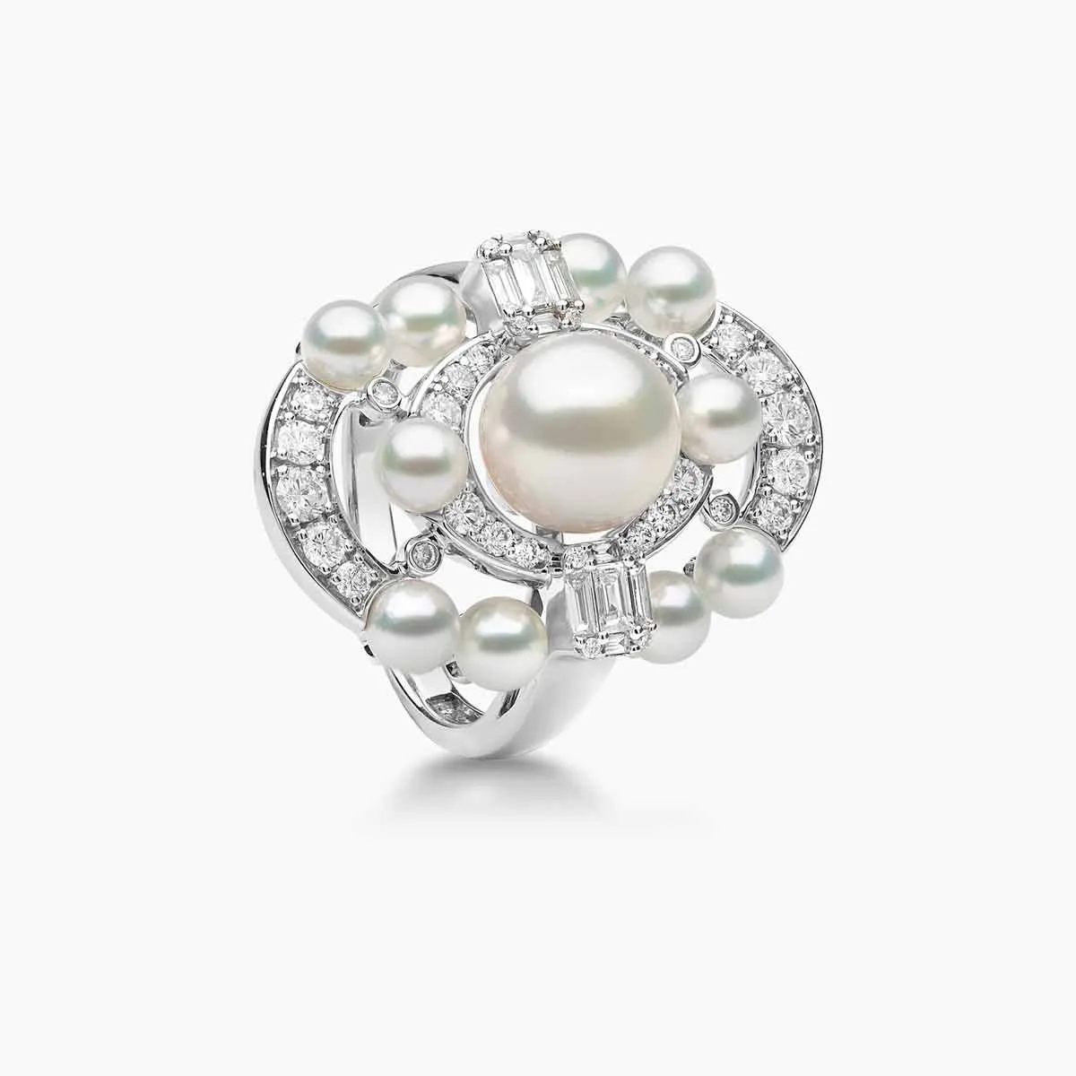 Raindrop 18K Gold Akoya Pearl and Diamond Oval Ring