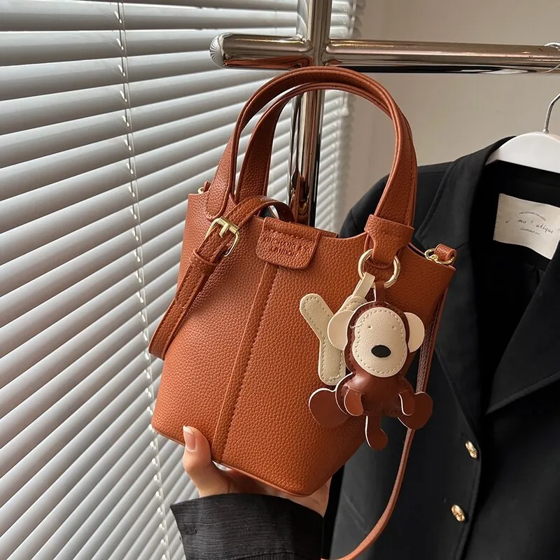 Retro Design Bag Messenger Portable Bucket Bag