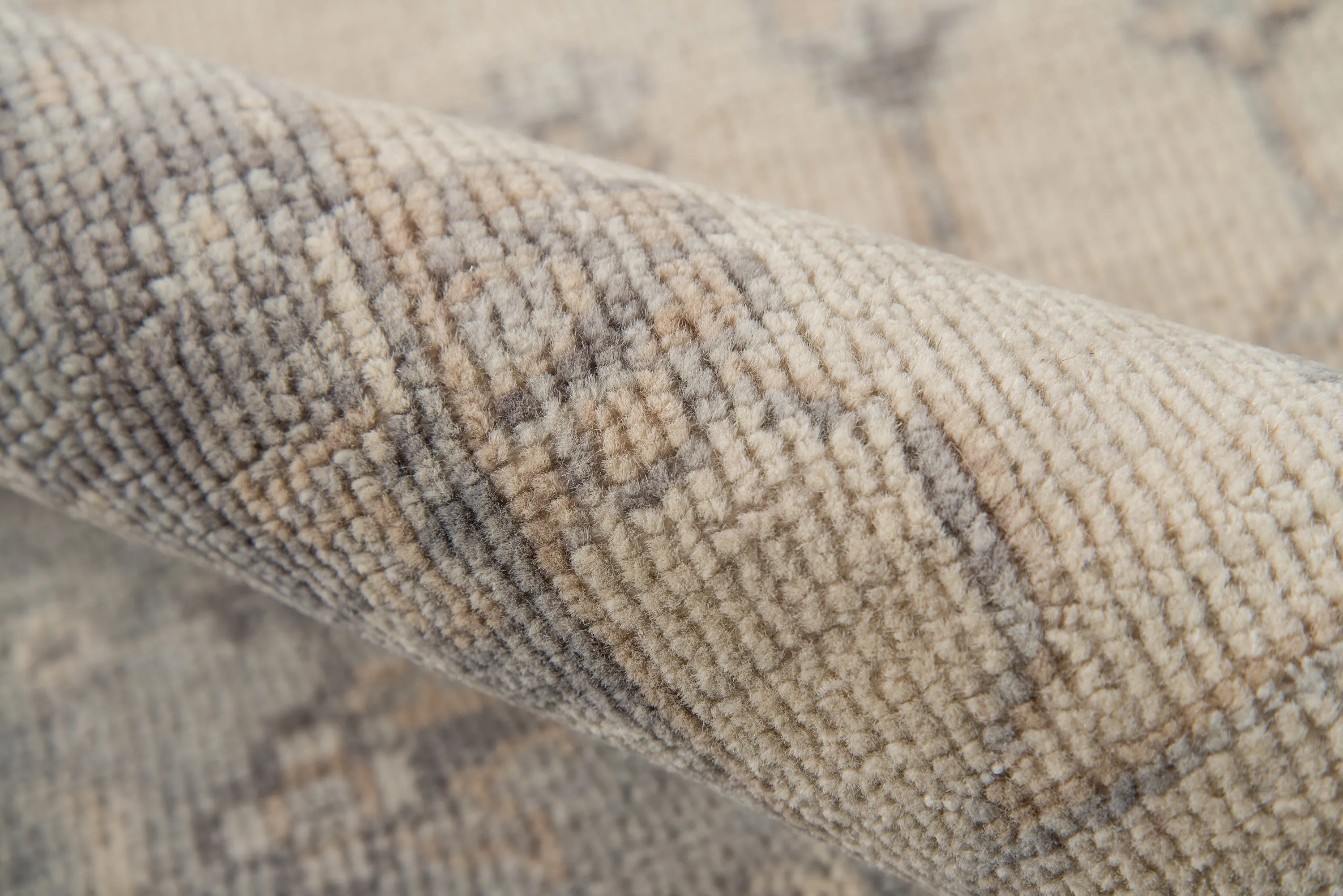 Traditional Hand Knotted Beige Rug