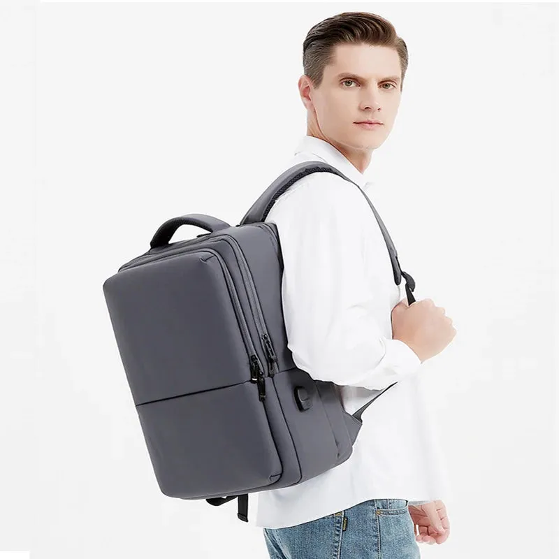 Versatile Voyager: Spacious 17.3-inch Laptop and Esports Backpack
