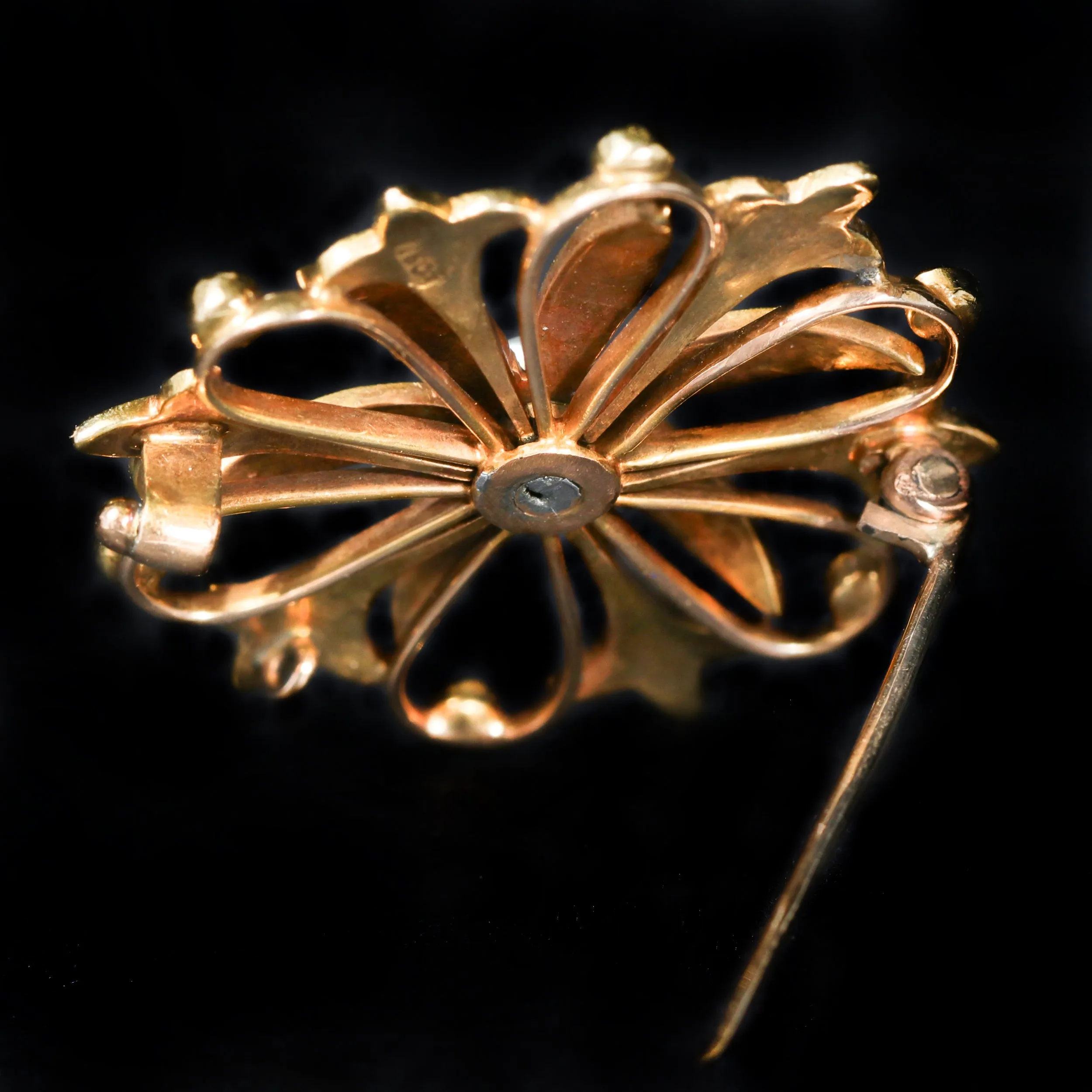 Victorian 15K Yellow Gold, Garnet, and Pearl Brooch