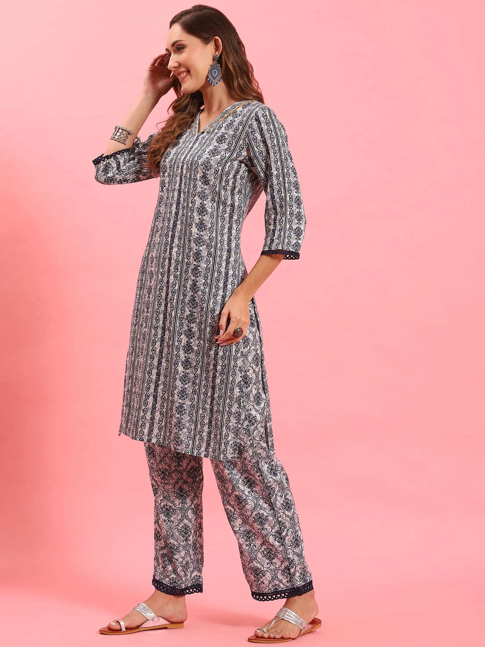 Women Blue Ornamental Printed Kurta With Comfort Pant